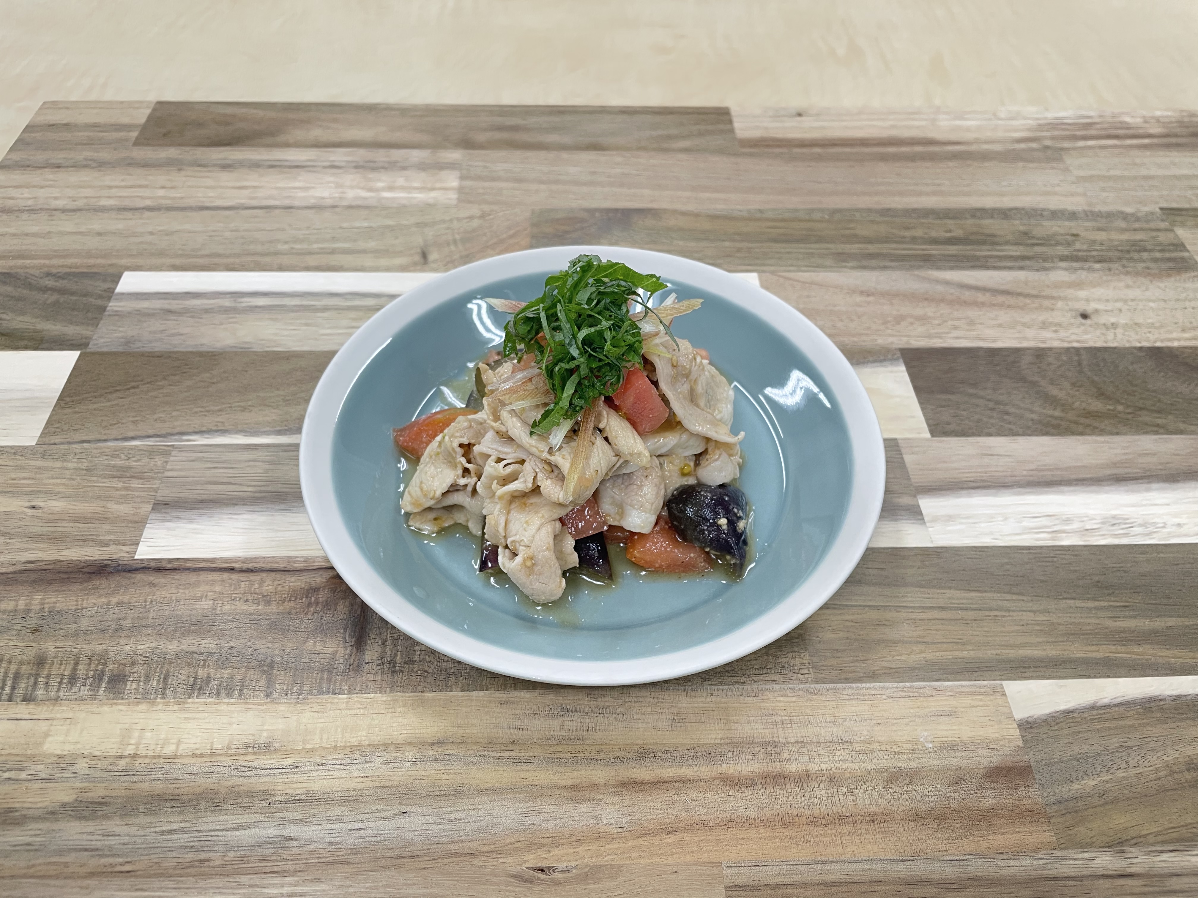 豚しゃぶと夏野菜の香味だれサラダ
